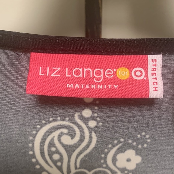 Liz Lange brand Maternity Top- black & white floral, draped scoop neckline Sz L - Picture 5 of 11